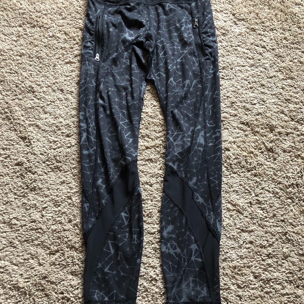 Lululemon size 4 leggings